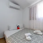 Genoa 招待所 3*