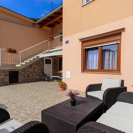 Gostinjska kuća Genoa 3*