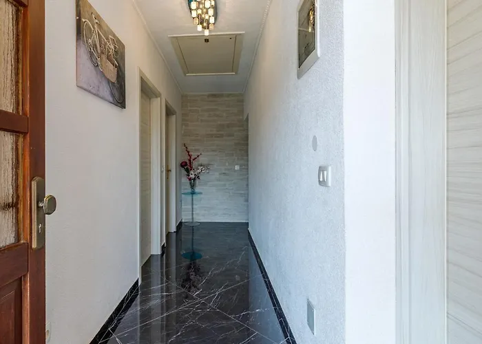 Gostinjska kuća Genoa 3*