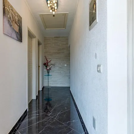 Casa de hóspedes Genoa 3*